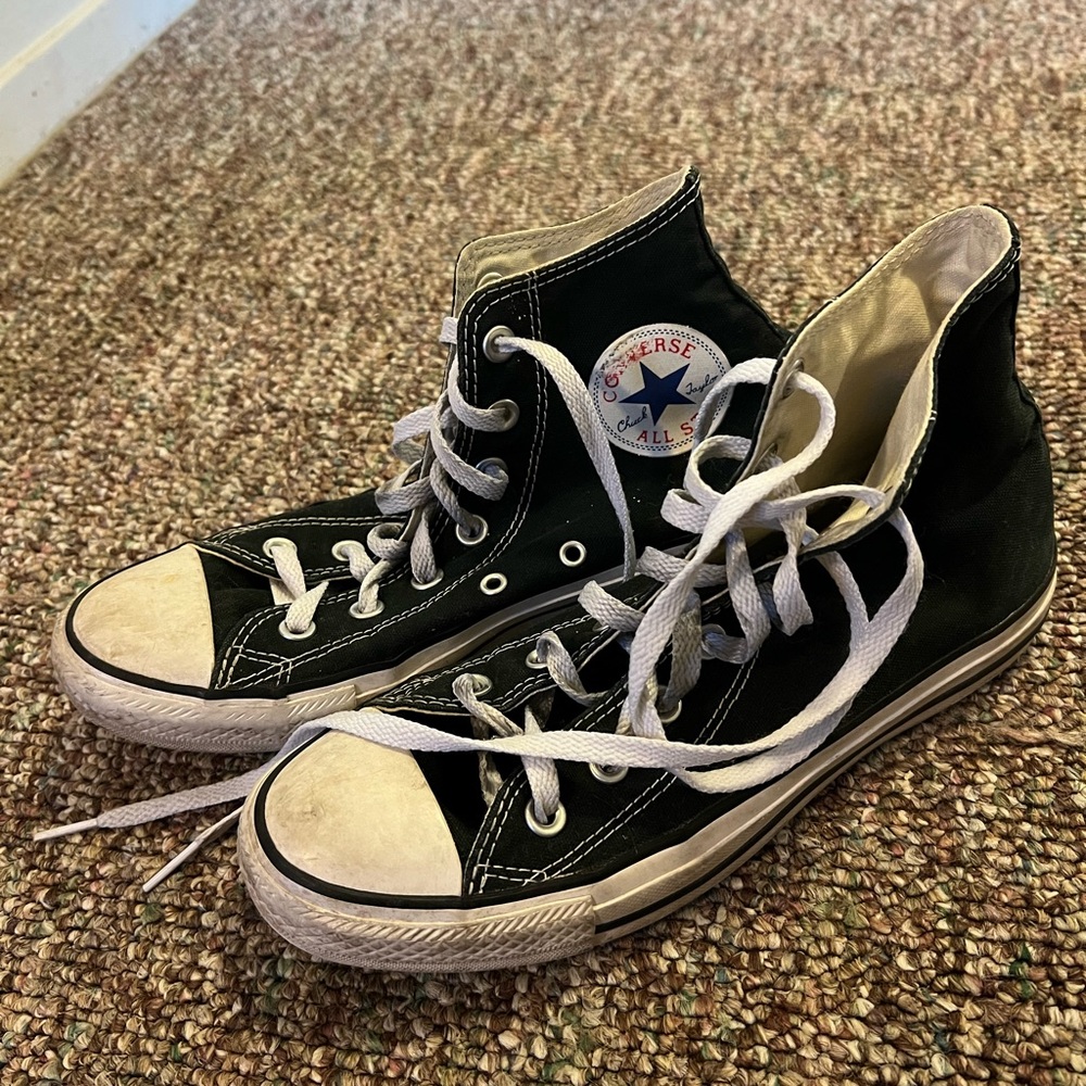 Converse chuck taylor high tops black size 8 women’s